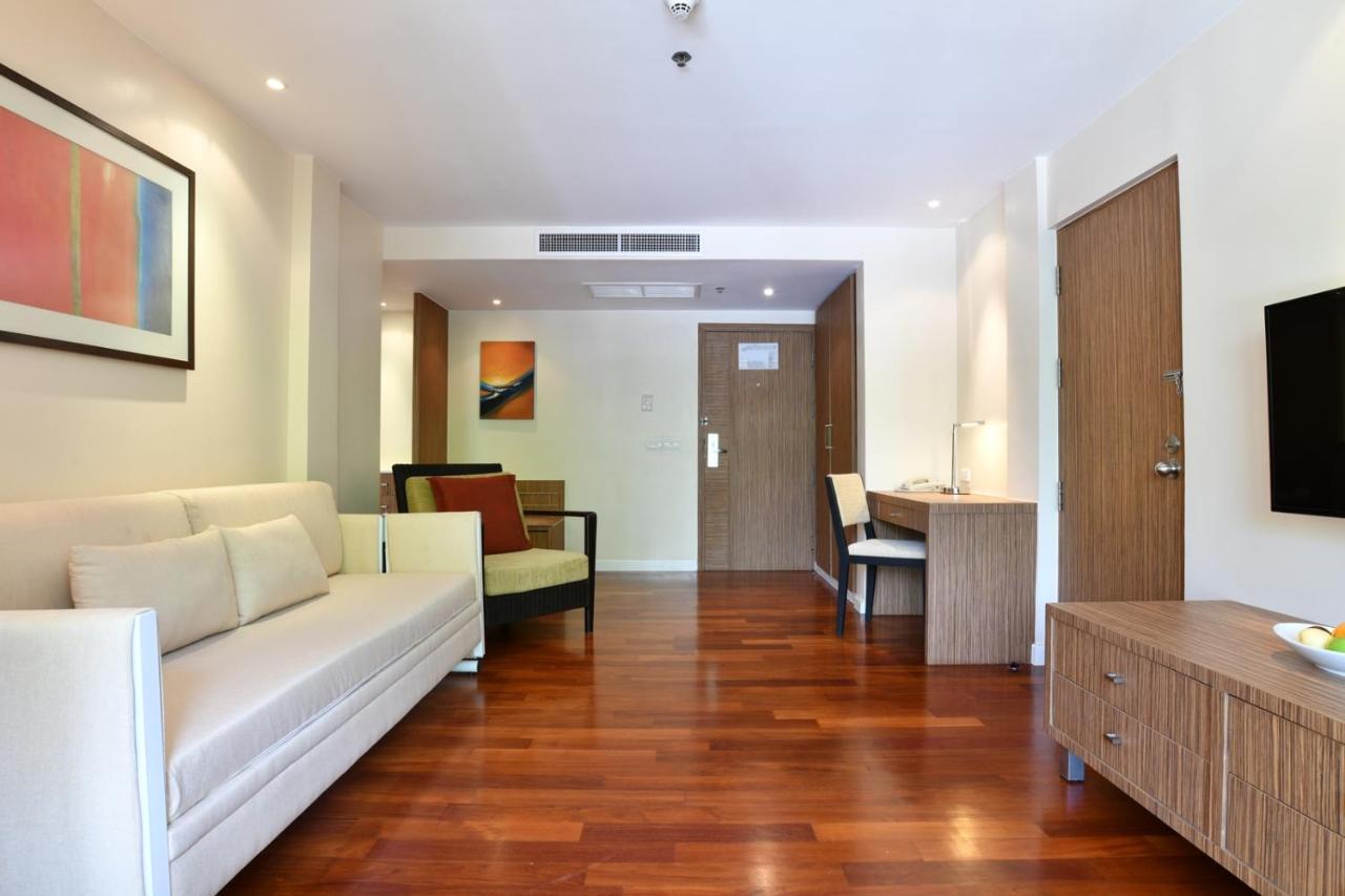 King Suite with One Bunk Bed