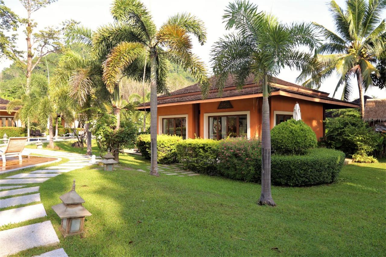 Deluxe Sunrise Suite