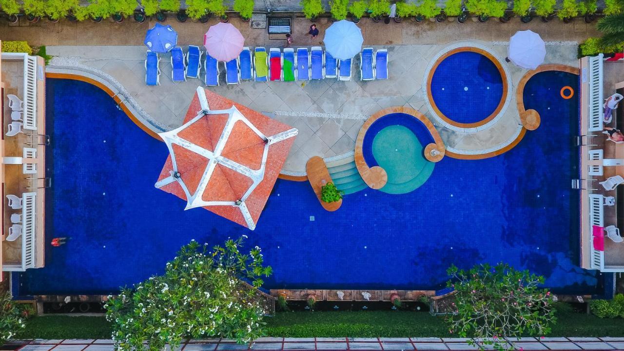 Deluxe Double or Twin Room Pool View