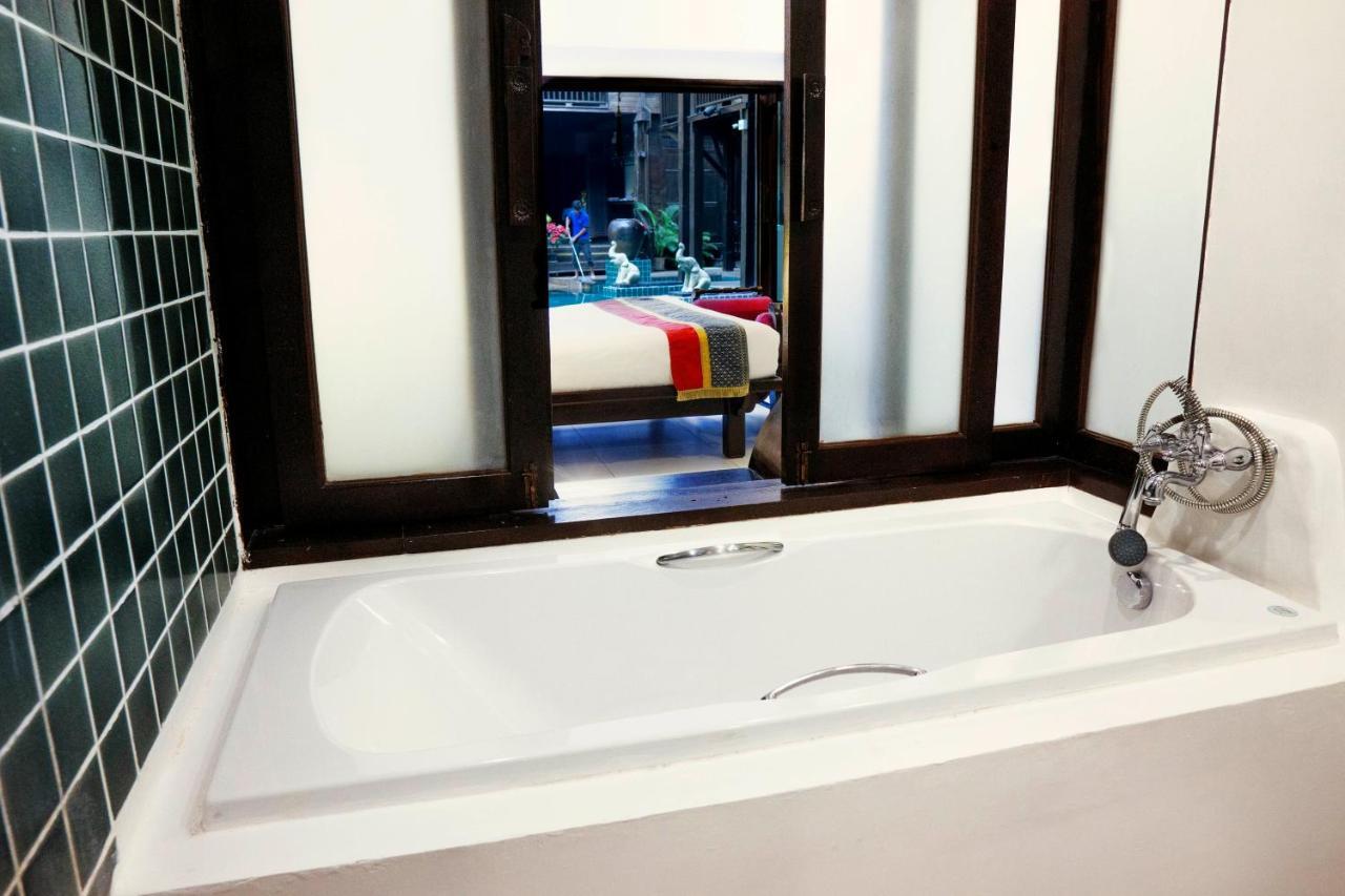 Executive Kamer met Kingsize Bed aan het Zwembad