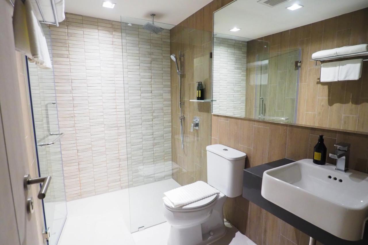 One-Bedroom Executive,986390770:JPEG