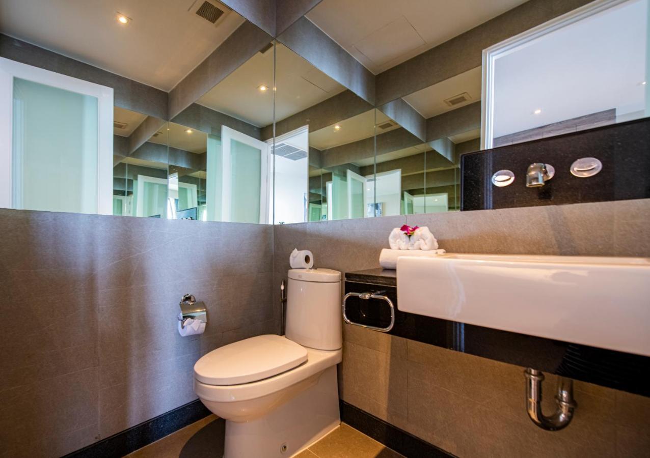 Executive Penthouse mit Pool und Meerblick