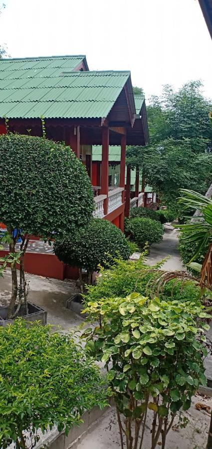 Bungalow Garden View Fan