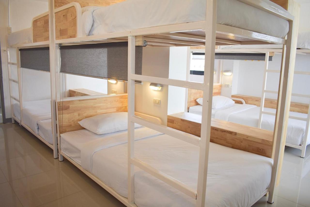 Mixed Dormitory Room