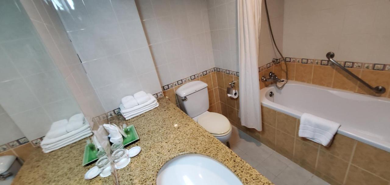 Deluxe King Room Sea View