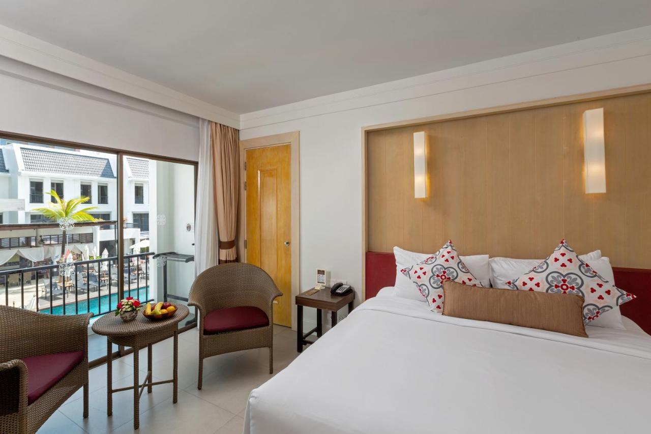 Deluxe Double or Twin Room with Pool View