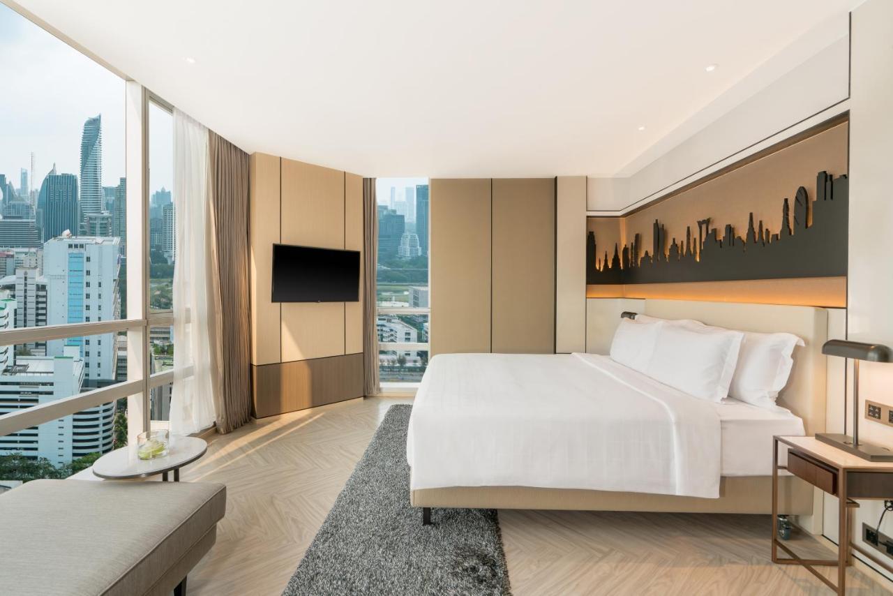 Grand Deluxe Corner King Room