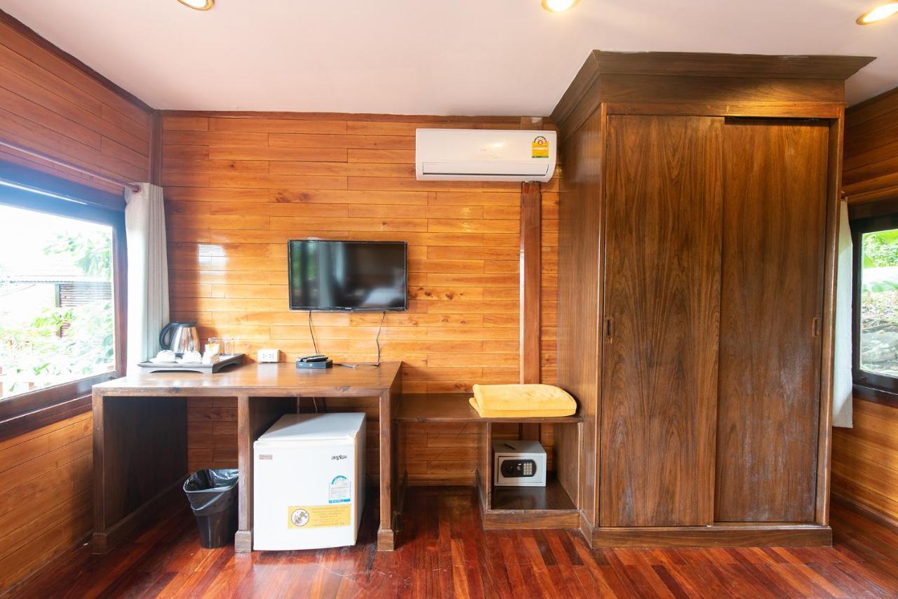 Superior Villa Transfer to Tonsai Pier