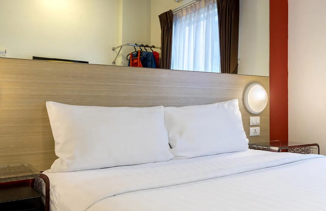 Easy Planet Phuket Patong-1