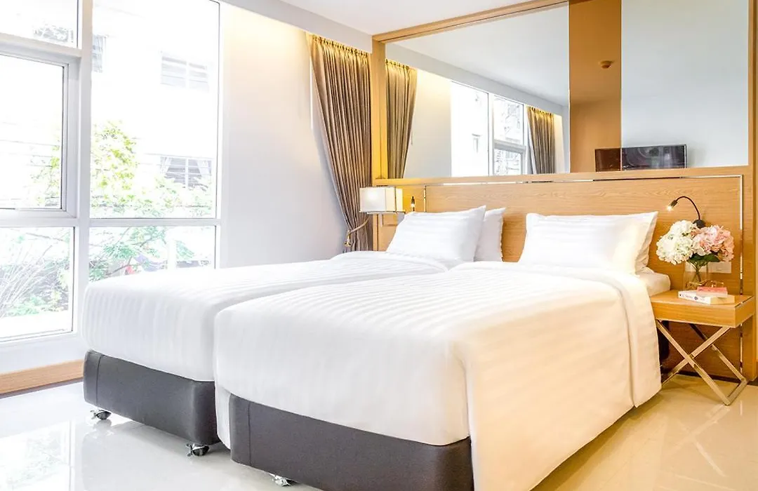 Fx Hotel Nana-1
