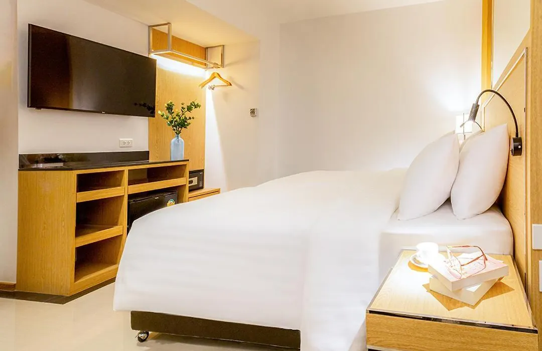 Fx Hotel Nana-1