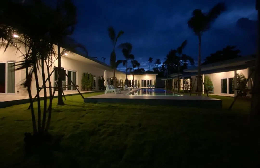 Le Petit Saint Tropez Beach Resort Khanom-1