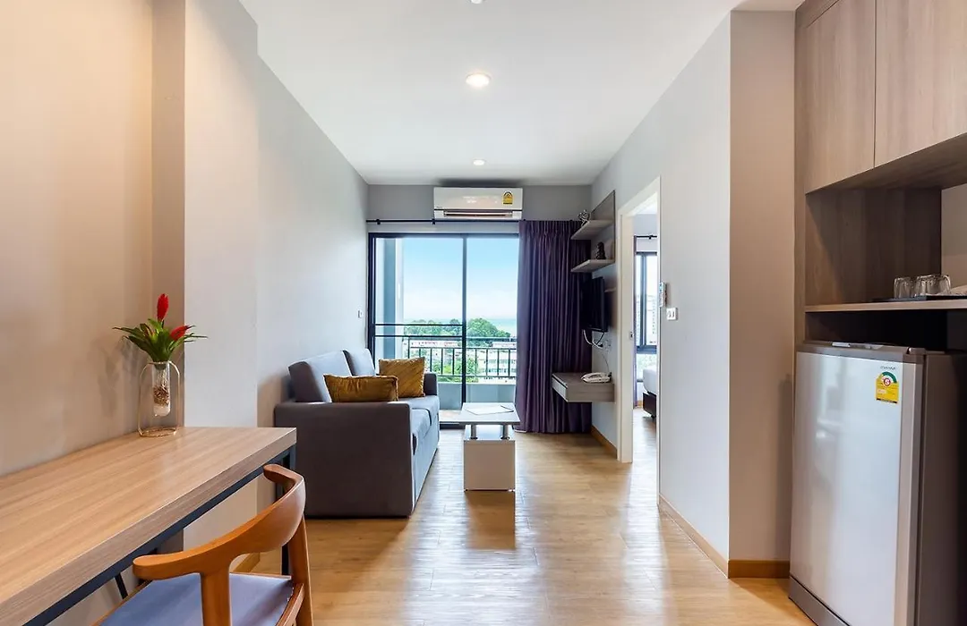 Horsehill Hotel Sriracha-1