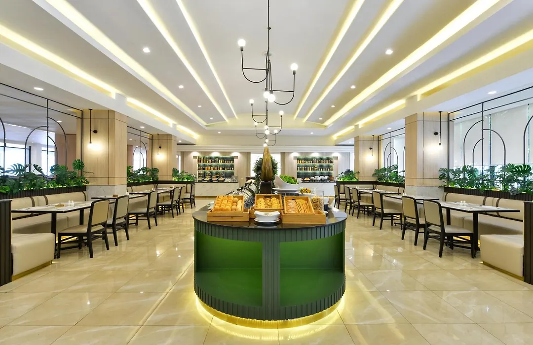 Twin Towers Hotel-1
