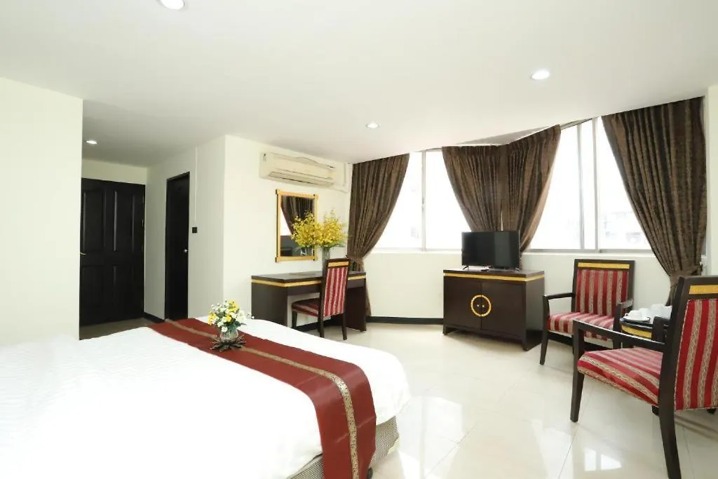 Lucky Palace Hotel-1