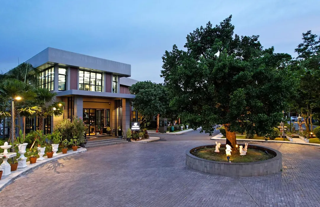 Raweewan Residence Hotel-1