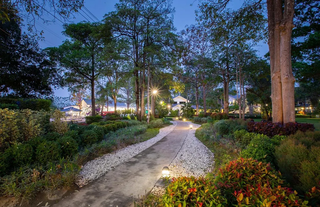 Diamond Hill Resort-1