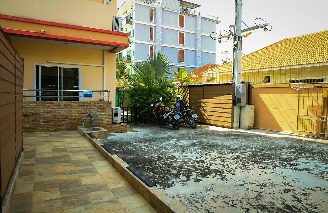 Sky Villa Hua Hin Guesthouse - Adults-Only-1