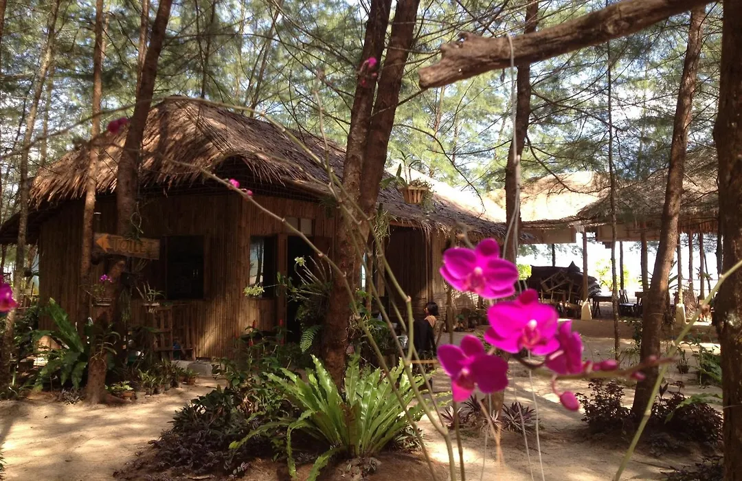 Hapla Beach Cottage-1