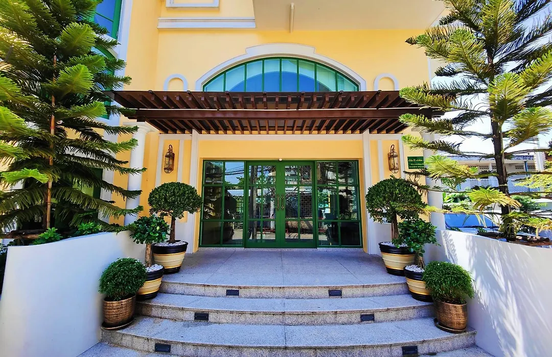 Siri Grand Bangkok Hotel-1
