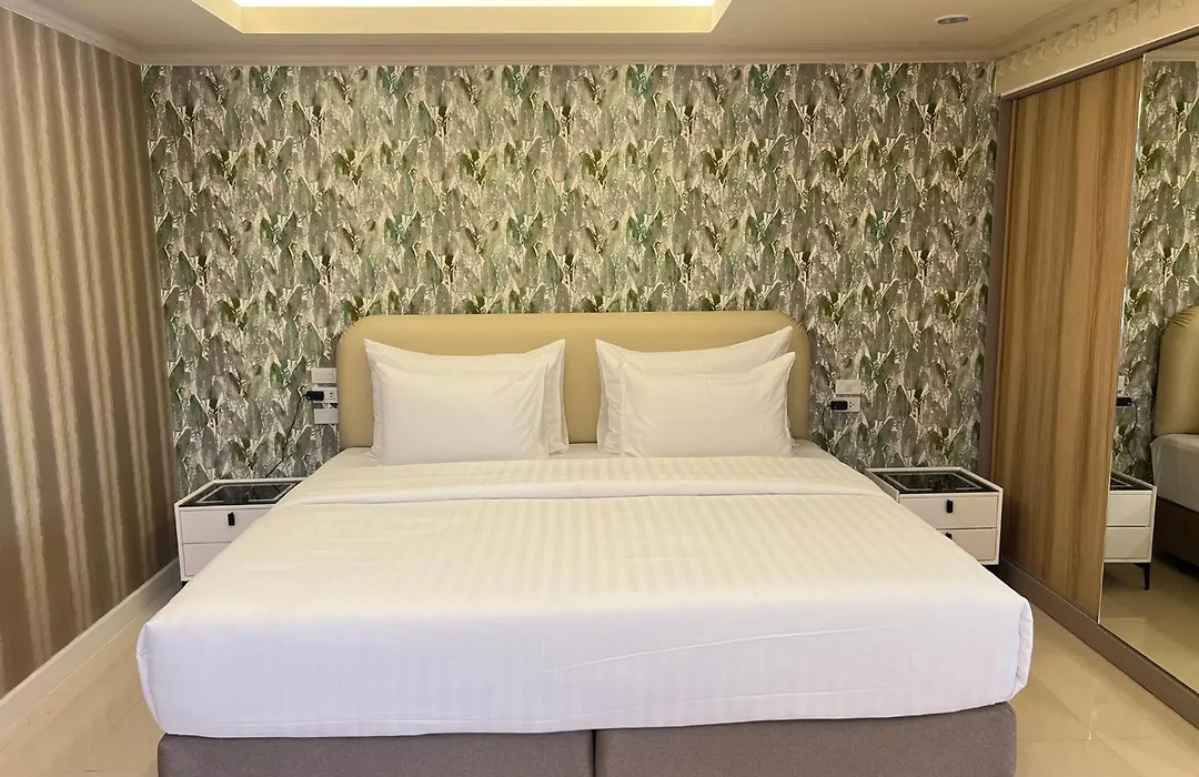 V20 Boutique Jacuzzi Hotel-1