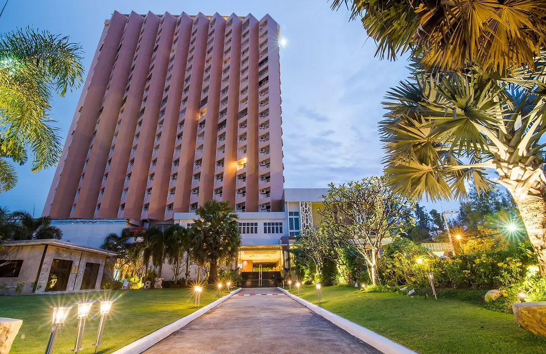 Golden Beach Cha-Am Hotel-1