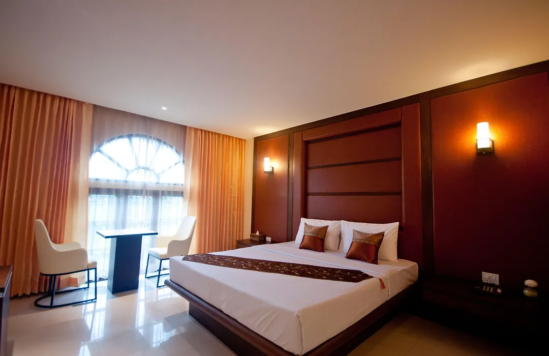 Siam Paradise Entertainment Complex-1