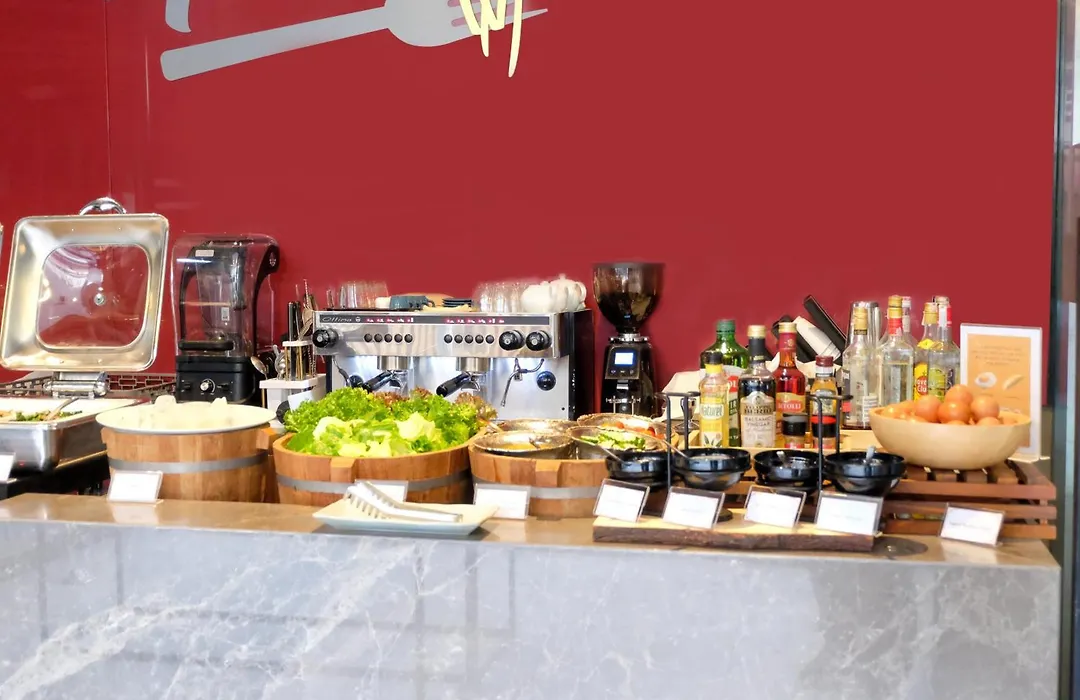 Ramada By Wyndham Bangkok Sukhumvit 87-1