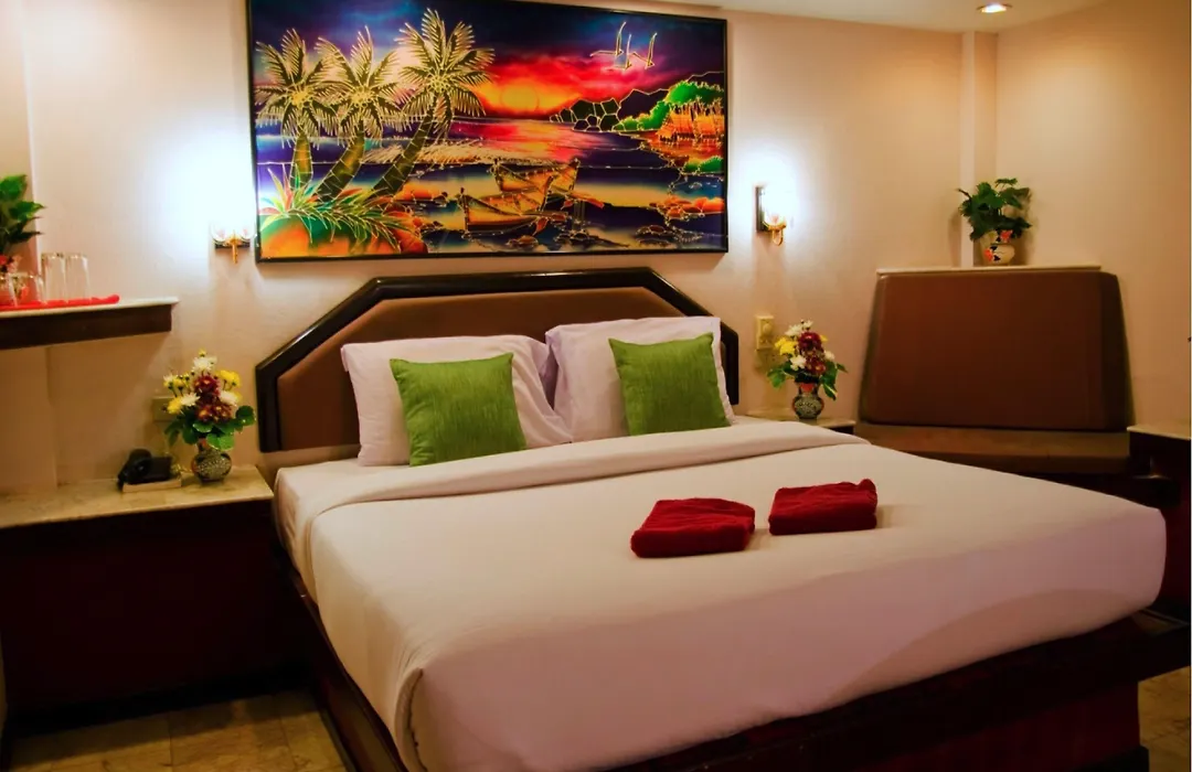 Paradise Inn-1
