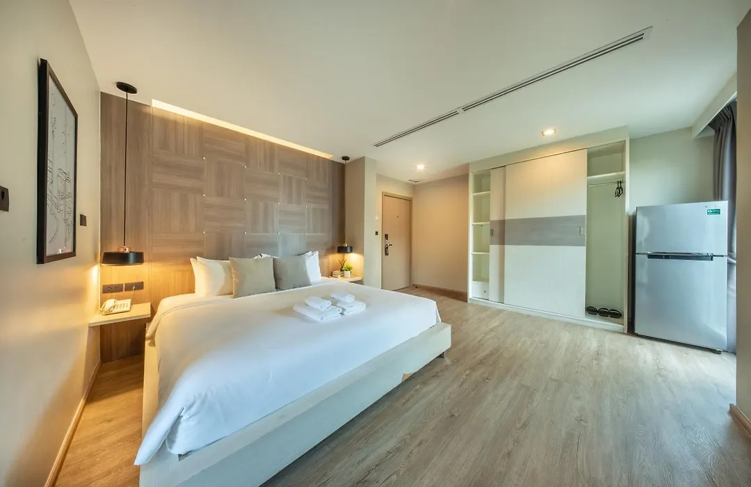 Ralph Poshtel Pratunam-1