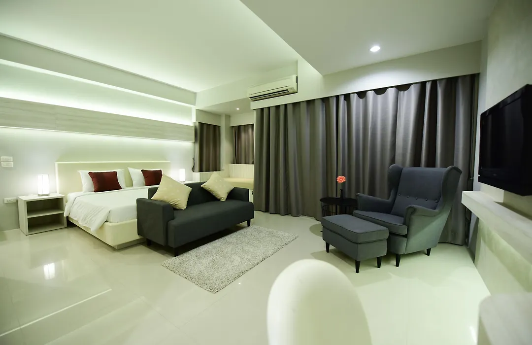 Trendy Hotel-1