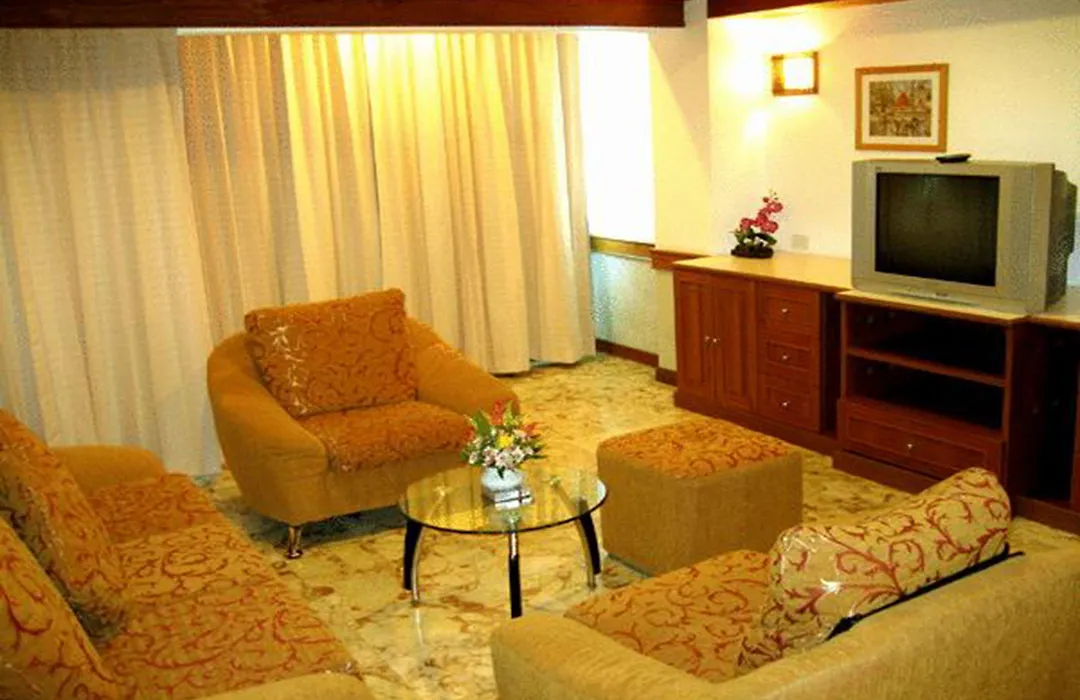 Raya Grand Hotel-1