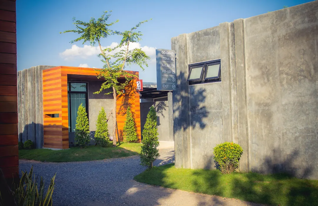 The Infinite Resort-1