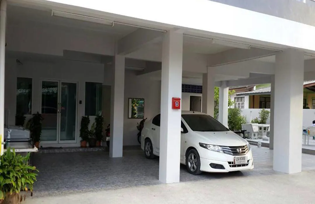 Oyo 75389 Pandora House-1