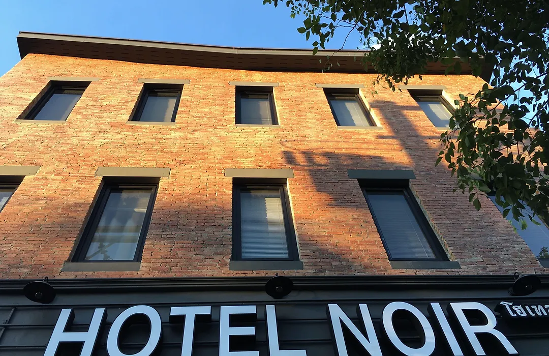 Hotel Noir-1