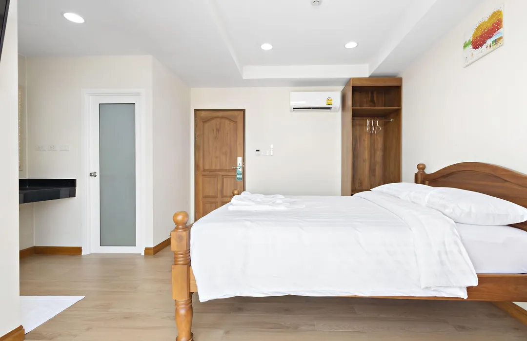 Royale 8 Ville Guest House-1