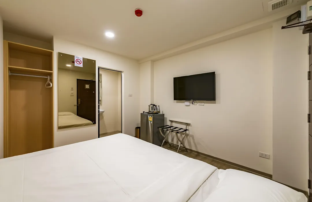 P18 Hotel Bangkok-1