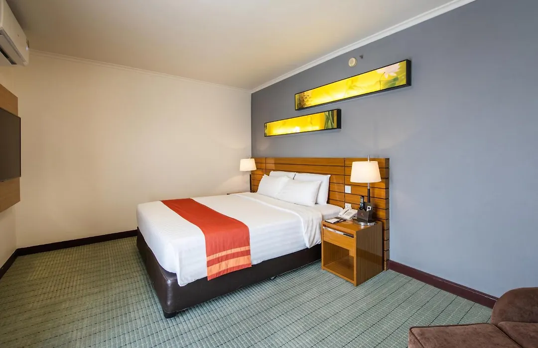 Maple Hotel-1