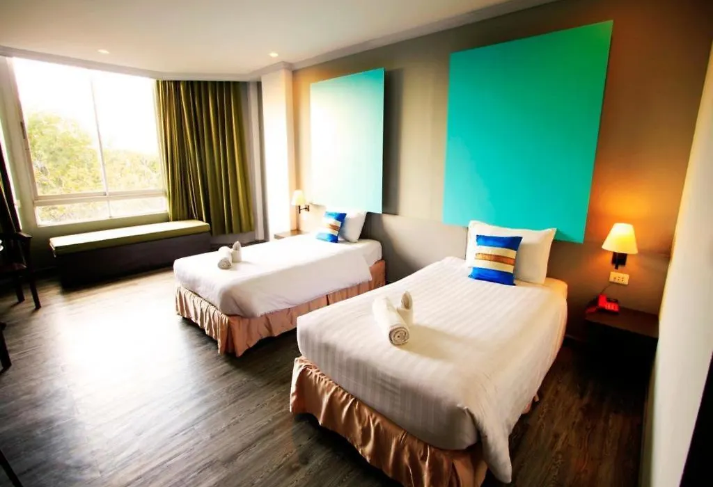 Thepnakorn Hotel-1