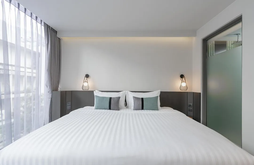 Seekers Finders Rama IV Hotel Surestay Collection By BW-1