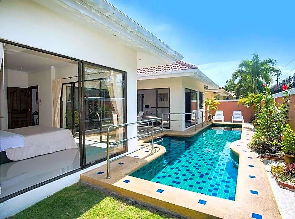 Avoca Pool Villas-1