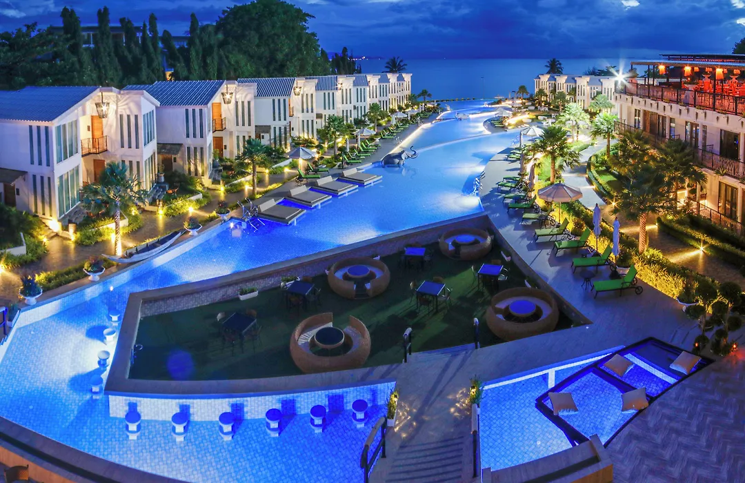 Vannee Golden Sands Beachfront Resort-1