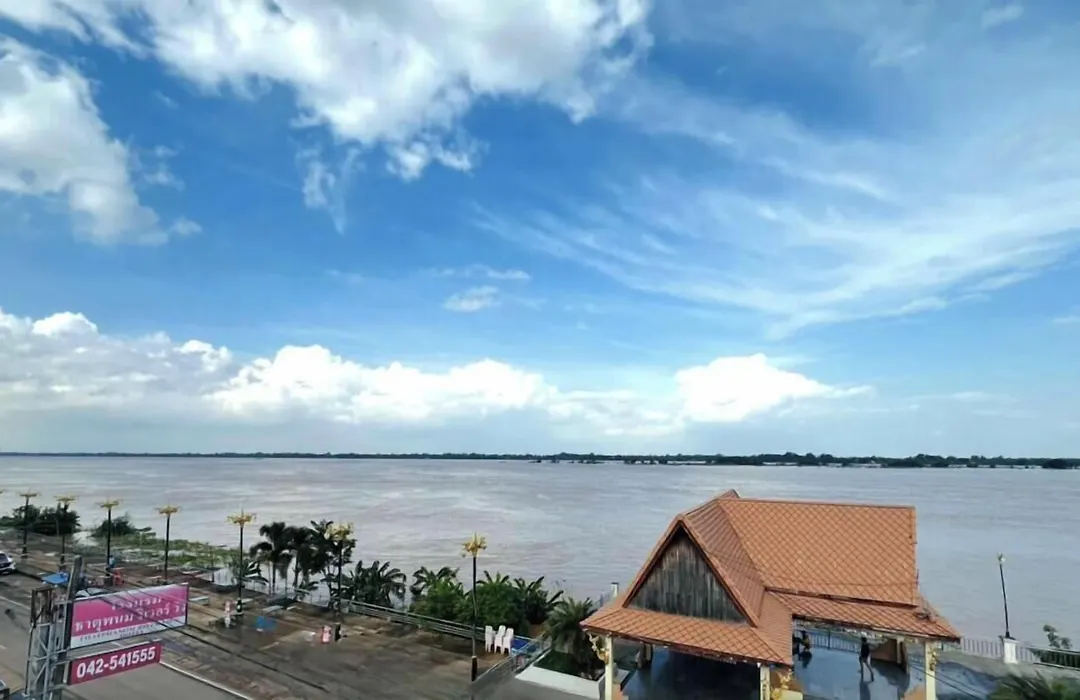 That Phanom River View Hotel-1