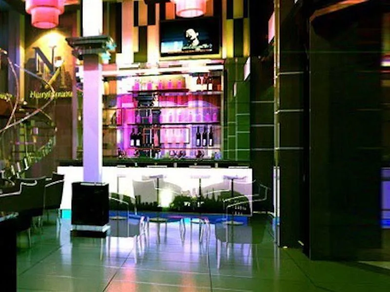 Nana Hotel Bangkok-1