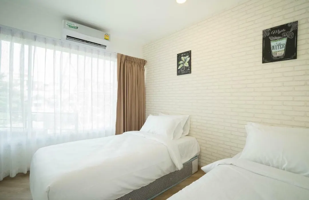 The Lux Ladprao 10-1