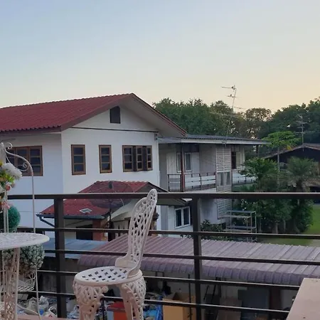 Little Guest House Hotel-3