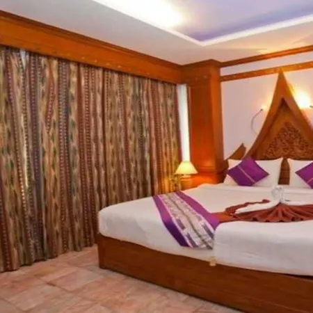 Patong Beach Bed And Breakfast-2