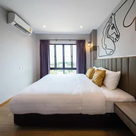 Horsehill Hotel Sriracha-2