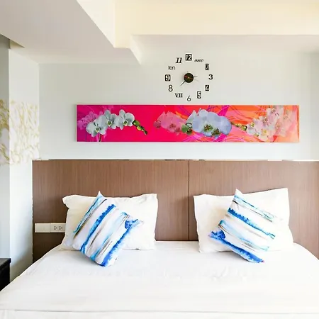 Scandia Beach Hotel - Soi 7 Best Location - 200M To Beach Next To Food Market-3