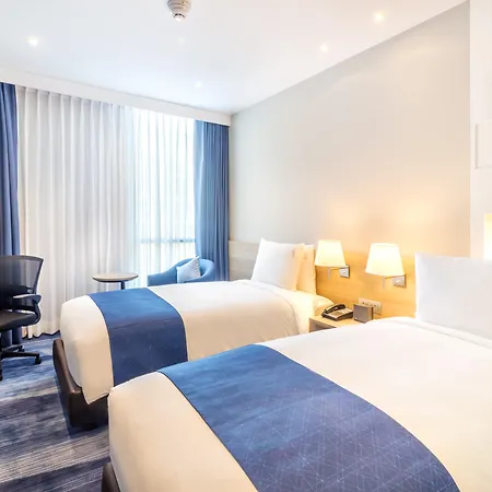 Holiday Inn Express Bangkok Soi Soonvijai By Ihg-3